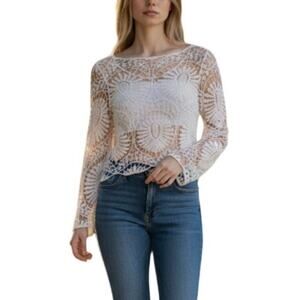 En Creme White Crochet Flower Crop Pullover Top